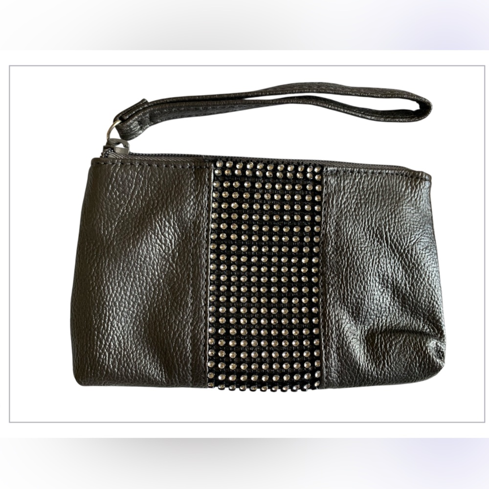 Silver Grey Metallic Studded Wristlet Clutch🩶